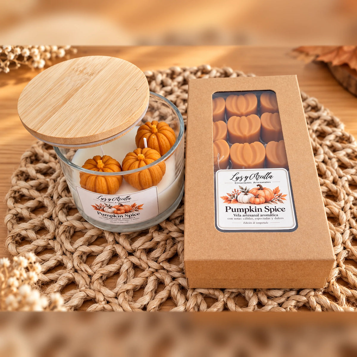 Detalle de vela Pumpkin Spice artesanal de la Colección de Otoño