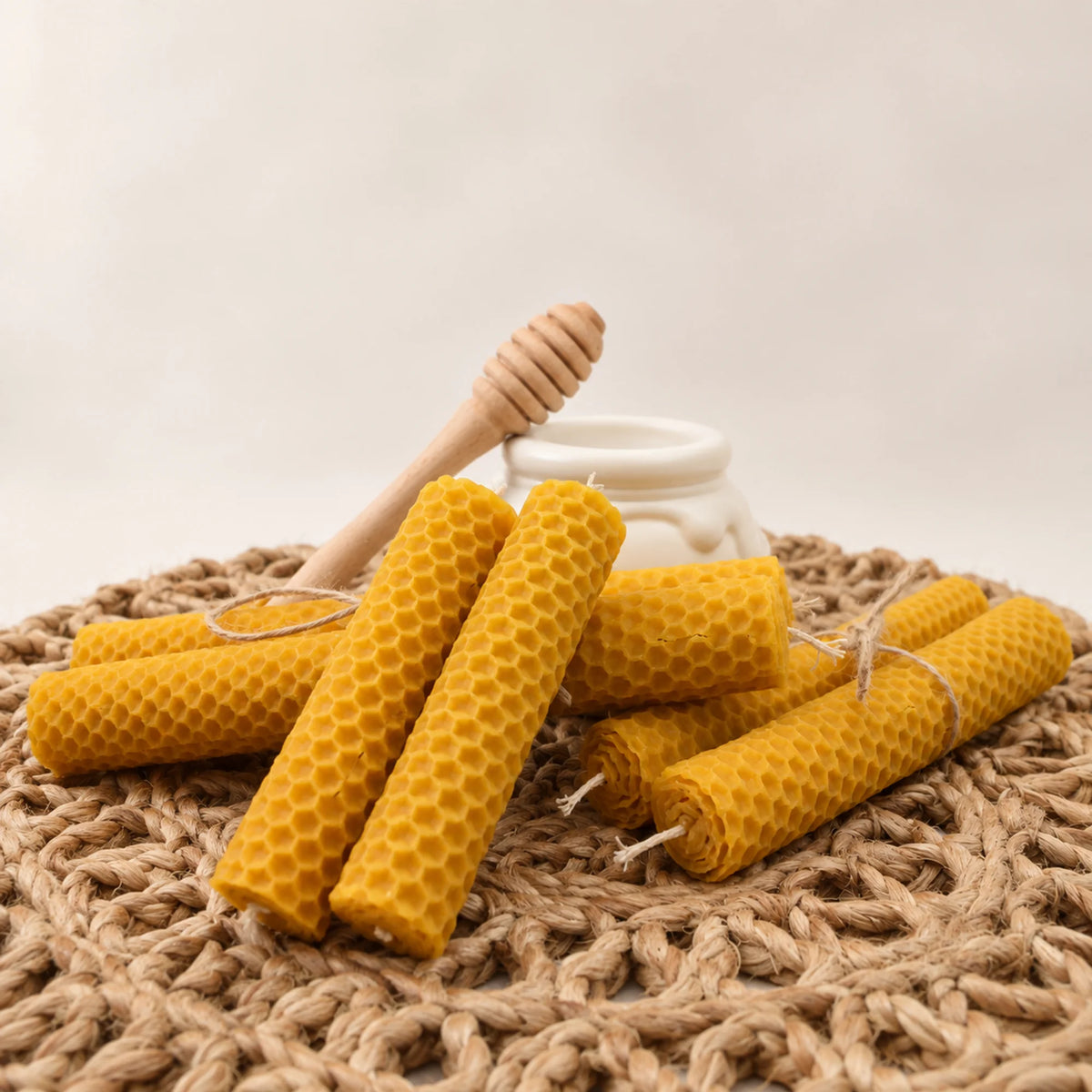 Conjunto de velas de cera de abeja ritualizadas en varios tamaños
