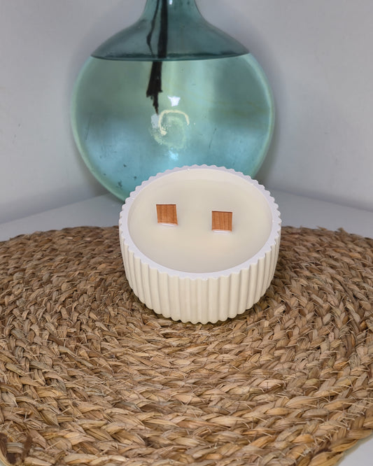 Vela de Orquídea Negra y Lirio