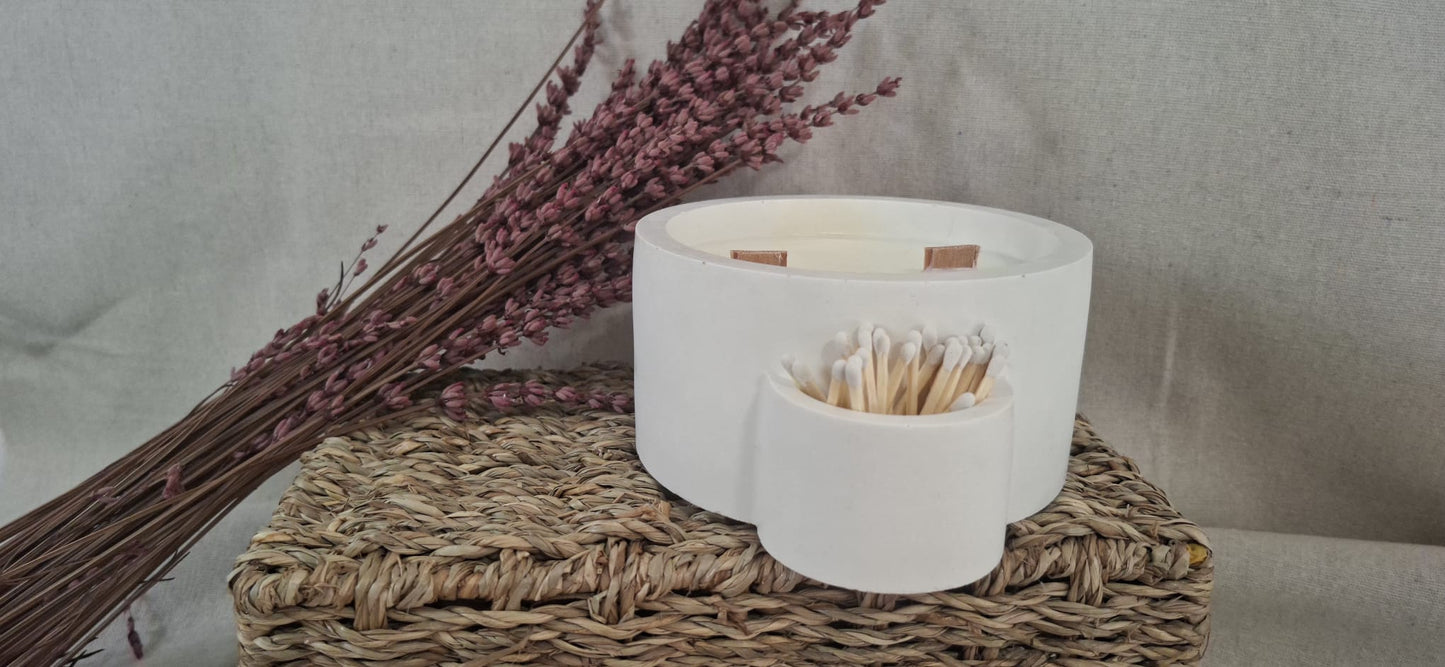 Vela aromática con cerillero