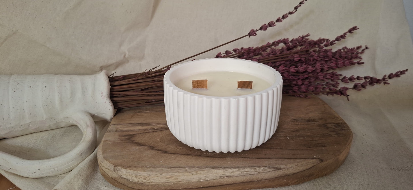 vela aromática de palo santo artesanal para crear ambiente relajante y espiritual